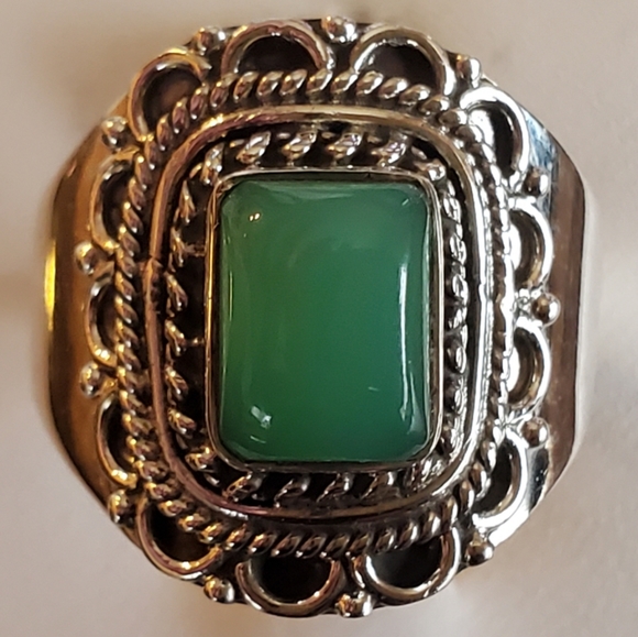 Jewelry - Genuine Green Onyx Ring Size 8